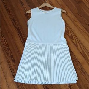 1205 Top. Size Small. Accordion flare sleeveless.